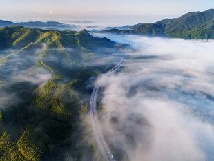 山间云海美景