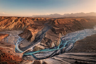 壮丽峡谷河流风光