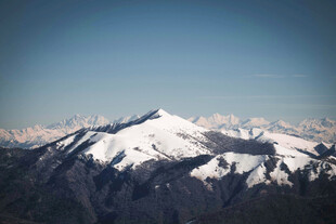 壮丽雪山景观
