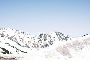壮丽雪山景观