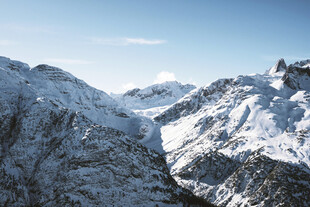 壮丽雪山景观