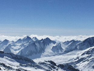 壮丽雪山景观