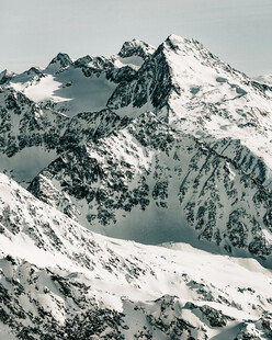 壮丽雪山景观