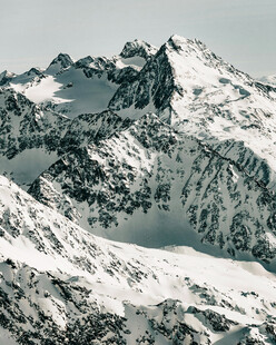 壮丽雪山景观