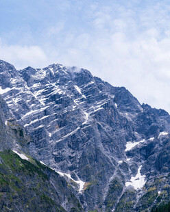雪山峻岭风光