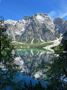 高山湖泊美景