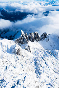 雪山壮丽景观