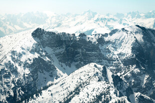 壮丽雪山景观