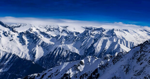 壮丽雪山美景