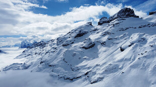 雪山壮丽风光
