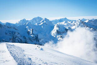 雪山壮丽美景