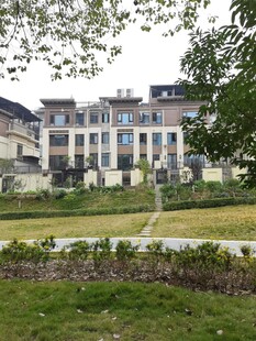 现代风格花园式住宅建筑