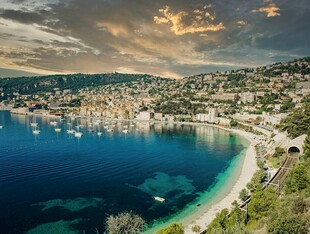 美丽海滨港湾风光