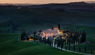 黄昏下的田园庄园美景