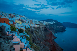 圣托里尼绝美蓝色海滨小镇