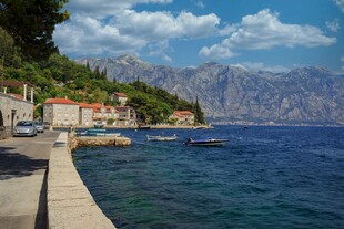 海滨小镇美丽海岸线风光