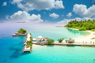 梦幻海岛水上度假美景
