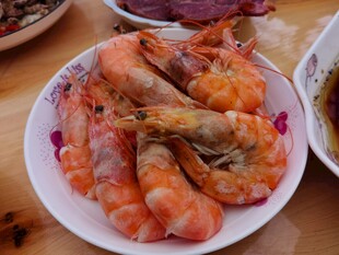 盘中美味白灼虾