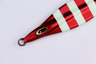 红白条纹金属钓鱼诱饵