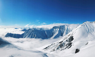 壮丽雪山景观