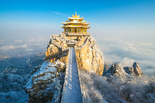 雪后金顶仙阁