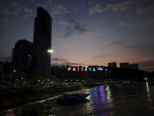 芭提雅海岸夜景
