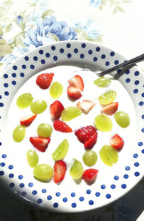 水果酸奶碗