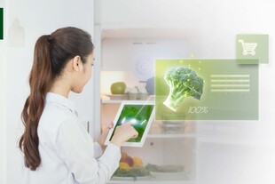 女性体验智能厨房科技