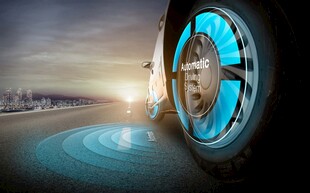 舷窗中的梦幻海景与日出