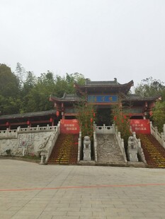 中式古建筑景区大门景象