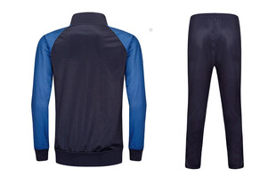 男士运动套装展示