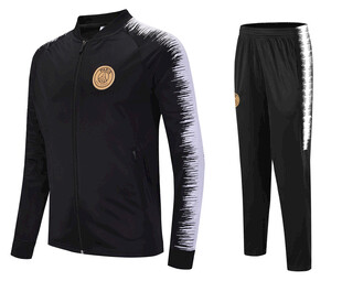 黑色运动套装两件套