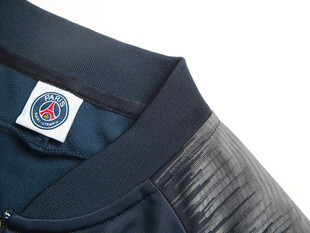 男士夹克衣领细节特写