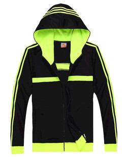 黑色连帽撞色运动外套