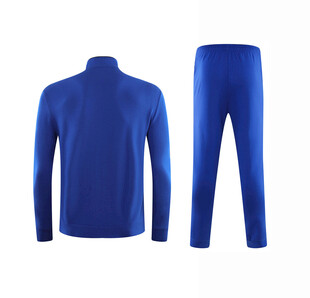 蓝色长袖上衣与长裤套装