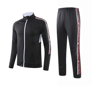 黑色运动套装两件套