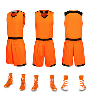 橙色篮球服套装及球鞋展示