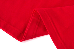 红色柔软布料特写