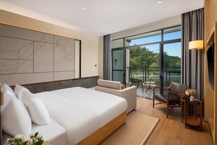 现代简约风豪华卧室空间