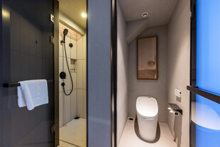 现代简约风格卫生间一角