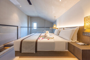 温馨现代风卧室舒适场景