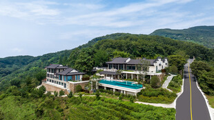 山间度假胜地俯瞰美景