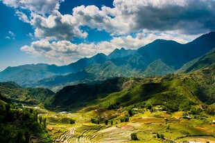 壮丽山间美景