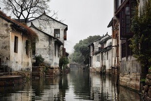 江南水乡静谧河道风景