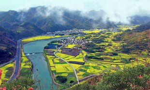山间河畔美丽田园风光
