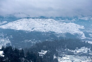 雪山壮丽景观