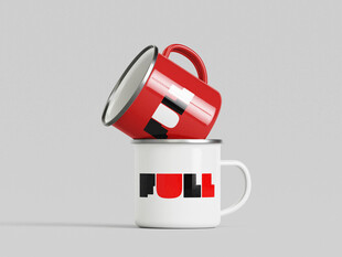 堆叠的多彩马克杯展示样机