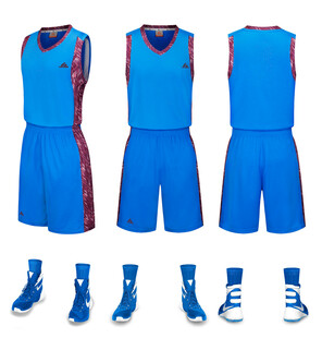 蓝色篮球运动套装及鞋