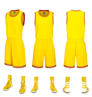 黄色篮球运动套装及鞋袜