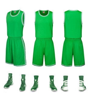 绿色篮球运动套装及鞋袜